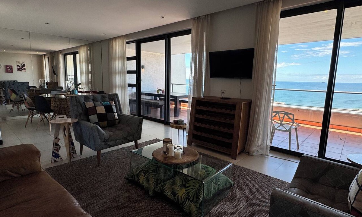 Durban Apartment | Accommodation Front - Marvellous 6 Sleeper Across Ushaka Marine World