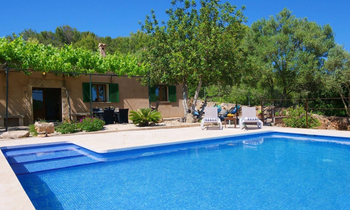 Algaida Villa | Casa Son Fornes with Pool, Wi-Fi, Garden, Terrace and Parking