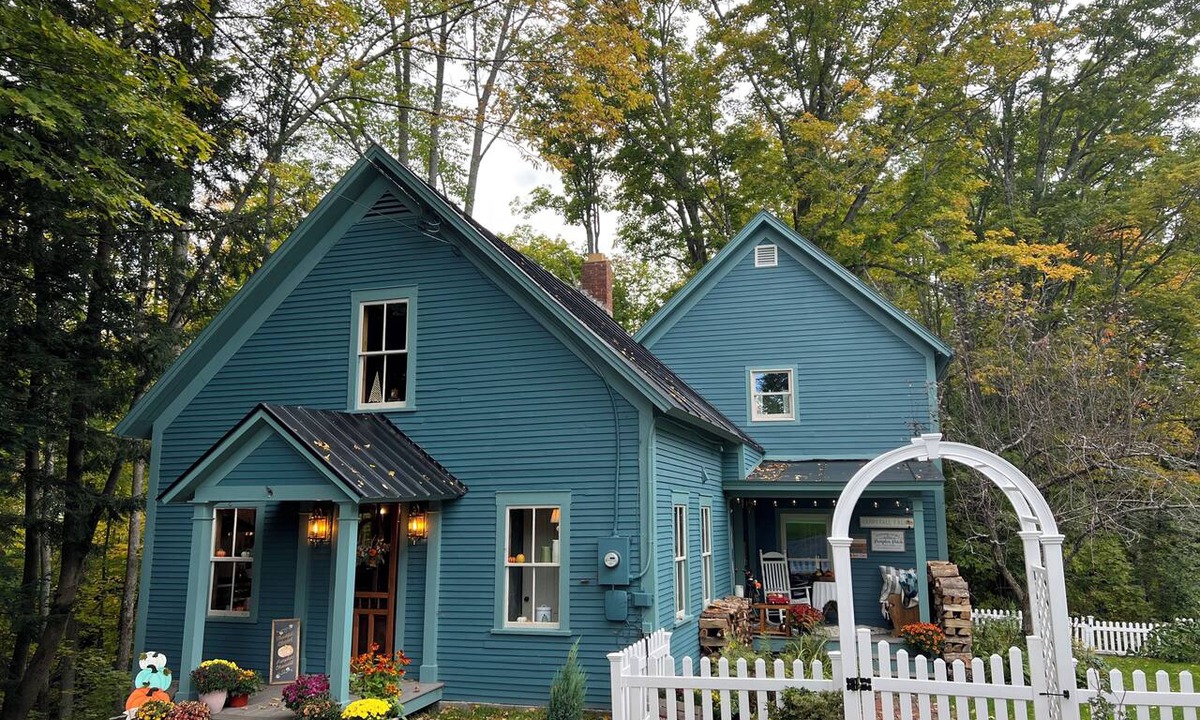 Bethel Cottage | Cozy 3-bedroom lake cottage w/Harry Potter dorm near Woodstock