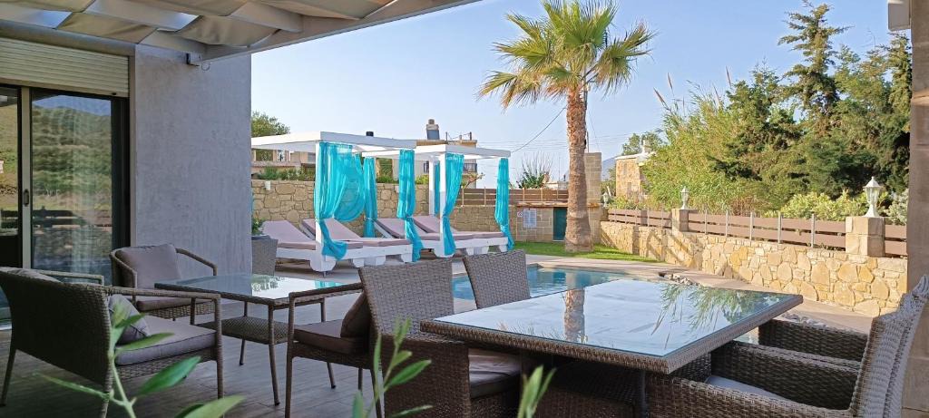 Nopigia Villa | Elena Villa