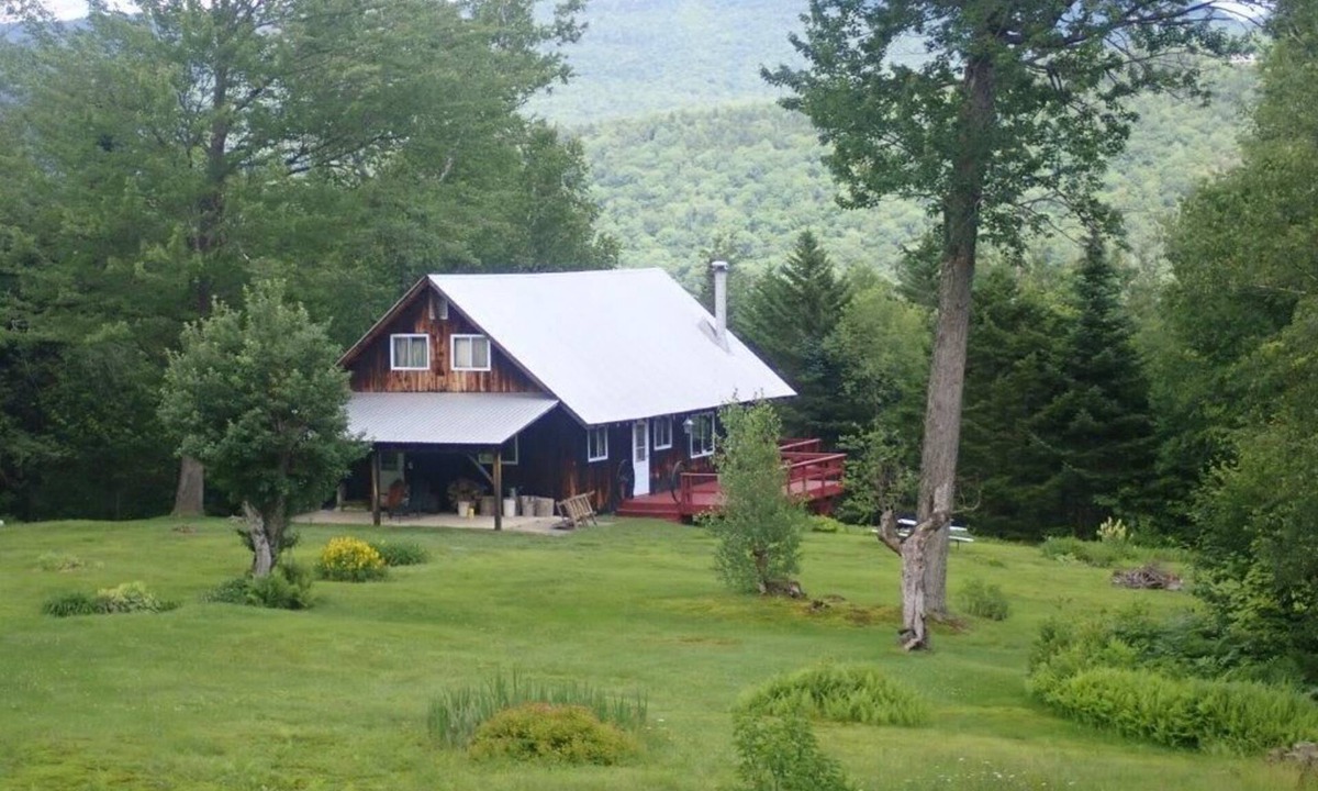 Granville Cabin | Hikers and Mt Bikers paradise 4 Bedroom lodge in remote central Vermont