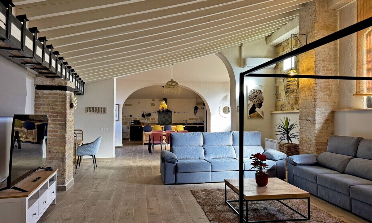 Jerez de la Frontera Old Town Ski Chalet | La Bodeguita - Ole Solutions