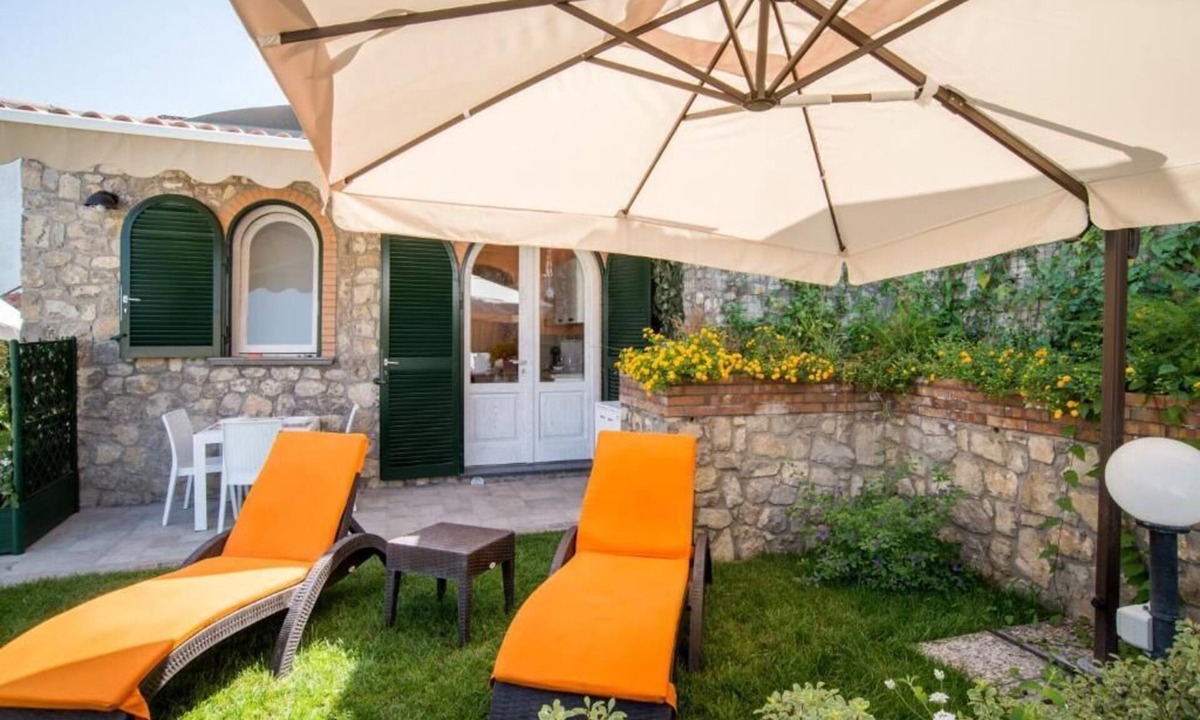 Monte Chiaro Villa | Mami Luroviga