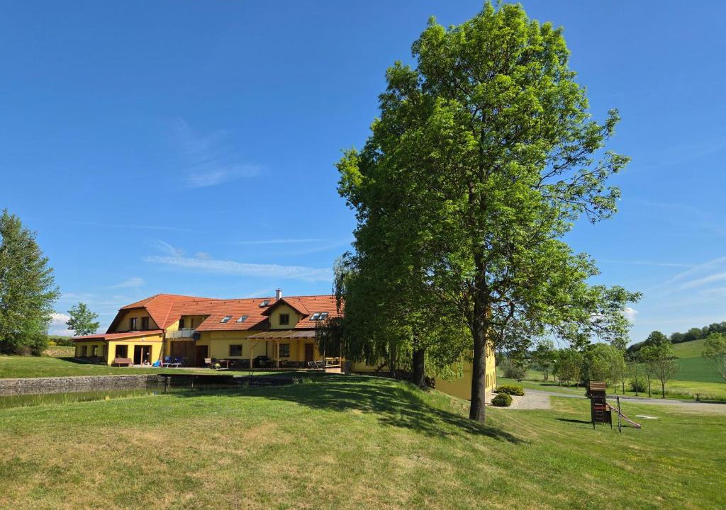 Tlumacov House | Podveský mlýn