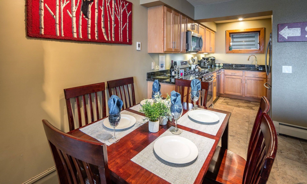 Killington Condo | ⭐️Ski-On/Ski-Off COZY BEAUTIFUL MOUNTAIN CONDO 2-Bed/2-Bath with Fireplace