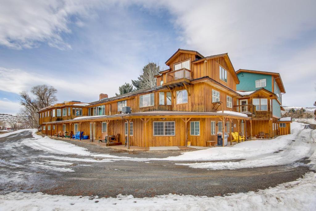 Emigrant Villa | Spacious Yellowstone River Retreat w/Trails!