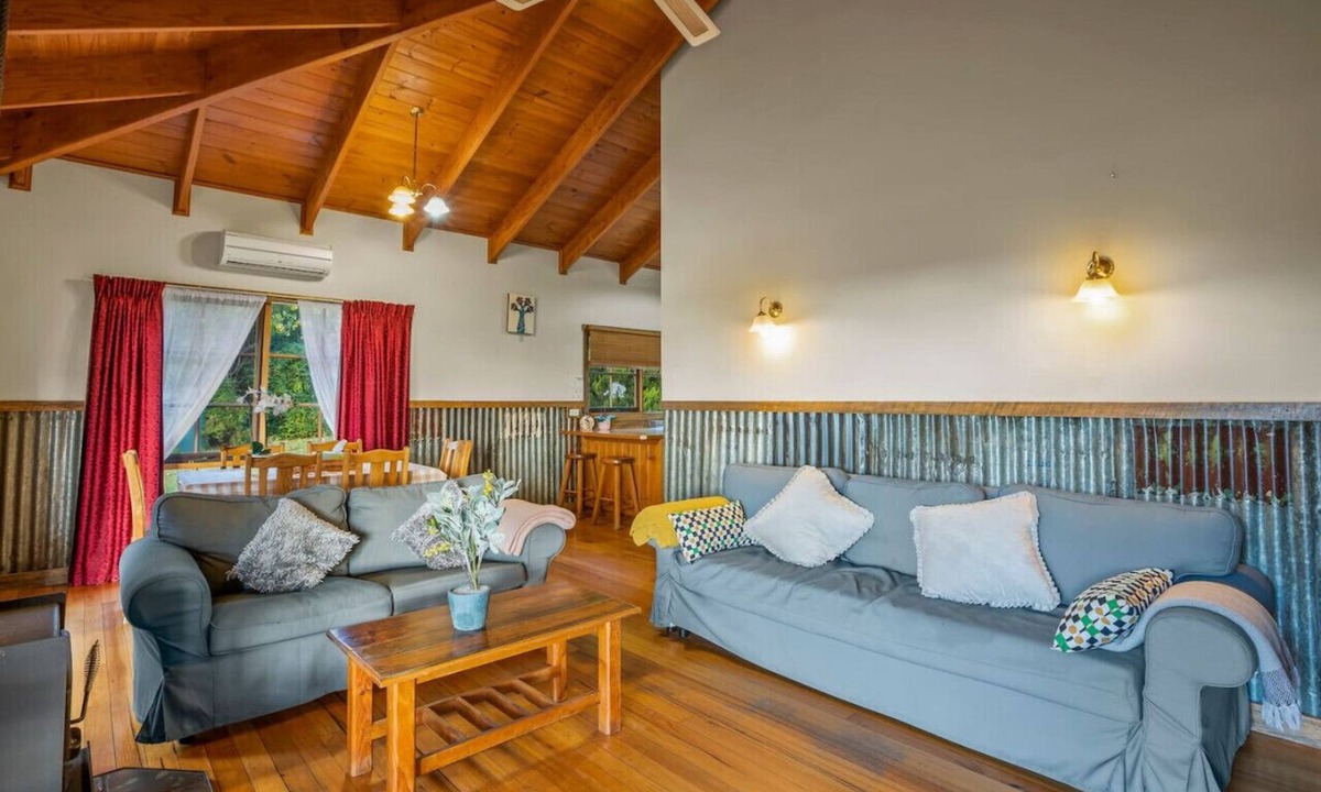 Badger Creek Cabin | StayAU 2BR Serene Lakeside Haven