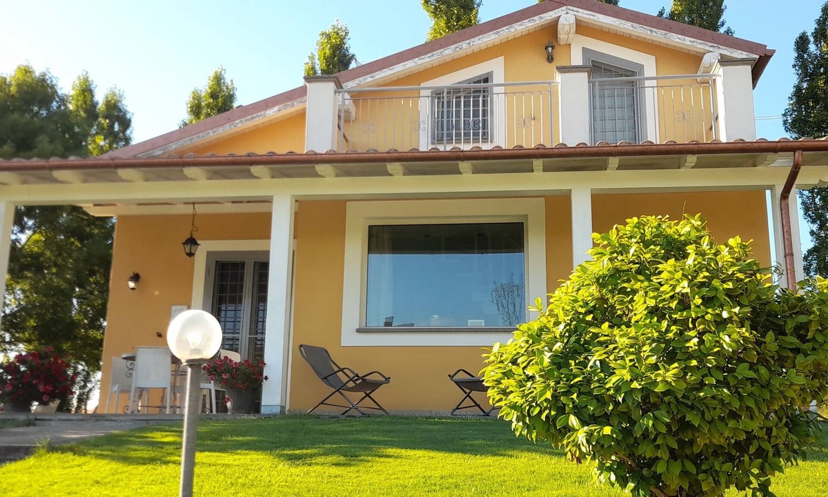 Lake Bracciano Villa | Villa 4 km. from the center of Bracciano and the lake, holiday homes approved