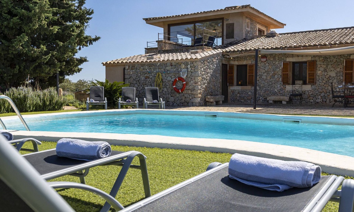 Sa Pobla Villa | Villa can Mel in Buger by Home Villas 360