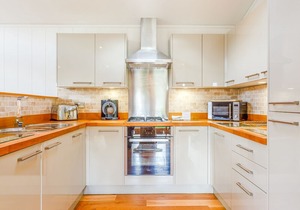 4 Hedgerows, LANREATH in Looe