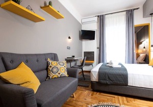 Downtown Luxury Boutique Suites : The Yellow Suite in Thessaloniki