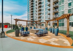 FRONTDESK Uptown Apts with City Views Charlotte in Charlotte