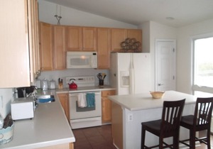 Natural Beauty In North Bethany Beach- Ocean & Bay Views- 5 minute walk to beach in Bethany Beach
