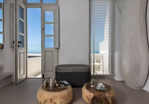 Nefeles Junior Suite by Fantasia Villas in Santorini