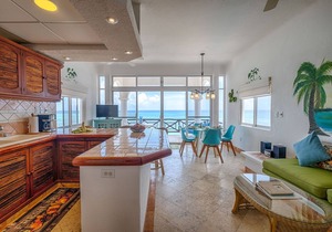 Third-Floor Oceanfront Condo with Balconies & Pool in Akumal