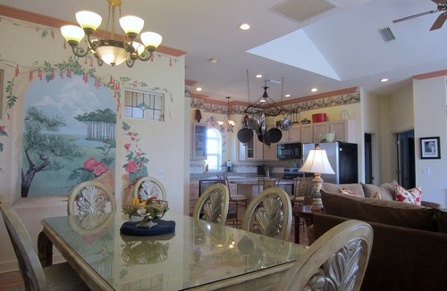 Plantation House | 3 Min Walk to Beach Lrg Pvt Pool, Complimentary Beach Equipment Dogs Allowed
