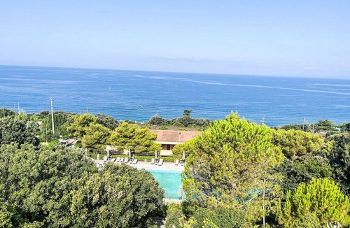 Castiglioncello Apartment | Beautiful apartment for 4 guests with A/C, WIFI, pool, TV, balcony and panoramic view