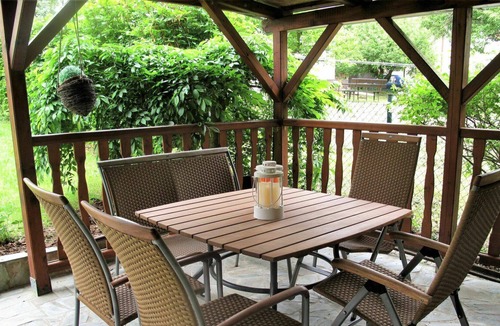 Dobren Villa | Beautiful private villa for 8 people with WIFI, TV, patio, pets allowed and parking