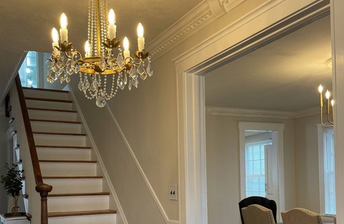 New Rochelle House | Beautifully updated colonial home/quiet neighborhood – 30 min to NYC
