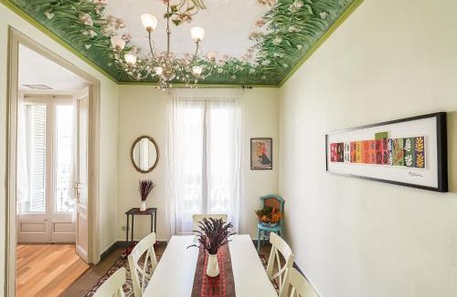 L'Antiga Esquerra de l'Eixample Villa | Belvilla by OYO Rambla Paris Apartment