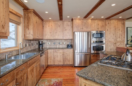 Big Sky House | Black Eagle Overlook | Premium Ski-in/Out, Hot Tub
