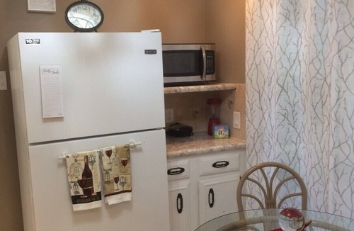 Cheektowaga House | Clean Modern Home,Cozy MINUTES to Airport and Downtown