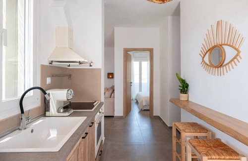 Pounta Apartment | Comfortable House in Pounda, Close to the Beach and Port to Antiparos – Shared Pool Access