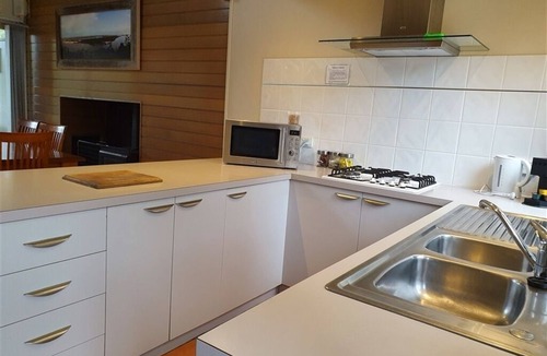 Forge Creek Apartment | Dargo - 1 Nt(waterfront)