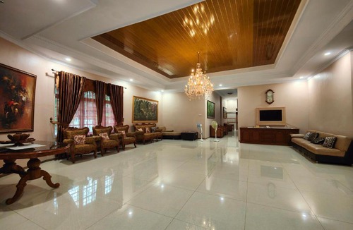 North Cirebon House | De Hanami Homestay Setrayasa
