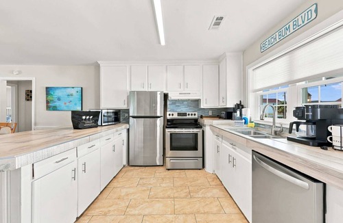 North Myrtle Beach House | DWs Oceanfront Beach House Huge Sun Deck