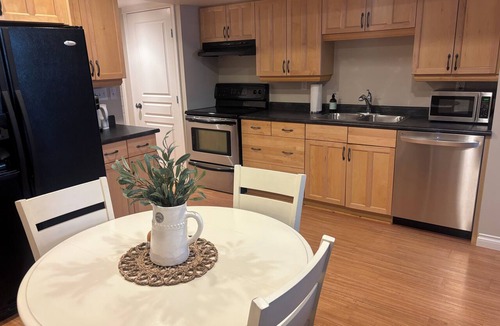 Eastern Hillsides House | Enjoy your stay at our guest suite located in the Chilliwack Eastern Hillsides.