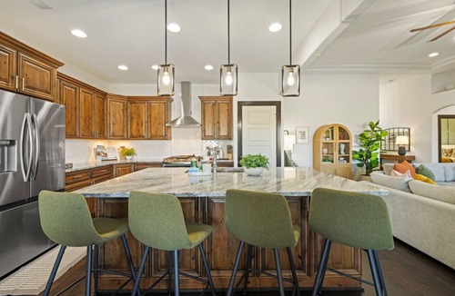 Kennewick House | Hilltop Haven w/Pool & Hottub!