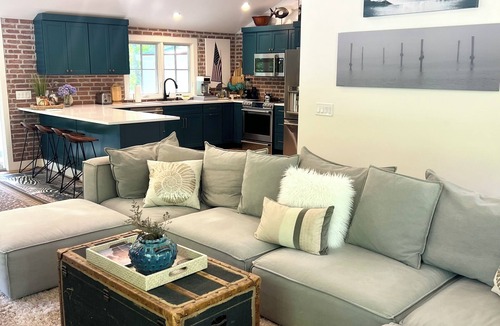Katama House | Katama Retreat W Pickle ball Court