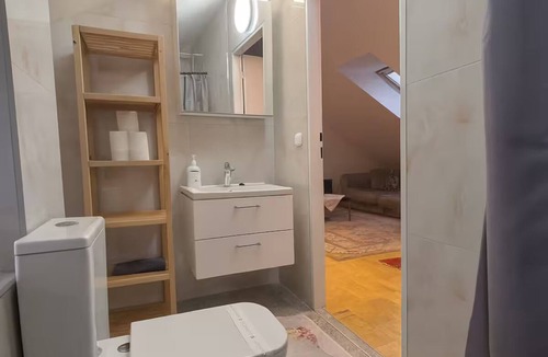 Tuchomerice Apartment | KindStay Suite 2 bedroom Apartment w/Free Parking near Prague Airport