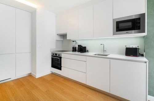 Sao Jorge de Arroios Apartment | Light-Filled Studio with a True Neighborhood Feel