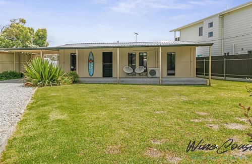 Silver Sands House | Luv Shack by Wine Coast Holiday Rentals - Escape to gorgeous Silver Sands at Aldinga Beach and stay in your very own Luv Shack.