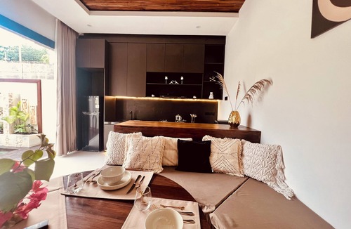 Kuta Villa | Luxury VIP Villa in the center of Kuta Lombok with private pool and garden
