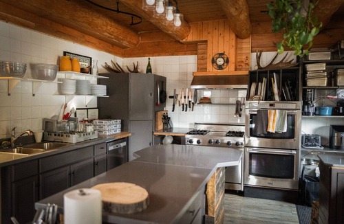 Rock Lake House | Mtn Lodge + 4 Cabins | Hot Tubs, Sauna, Sleeps 44