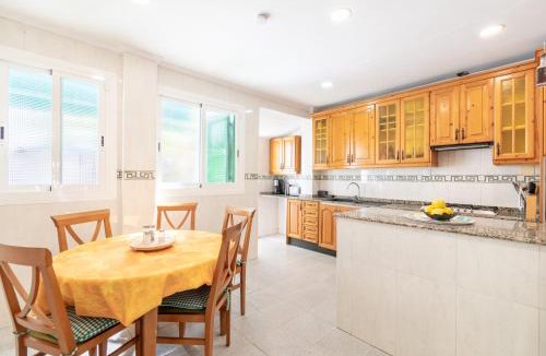 El Arenal House | Nafeti