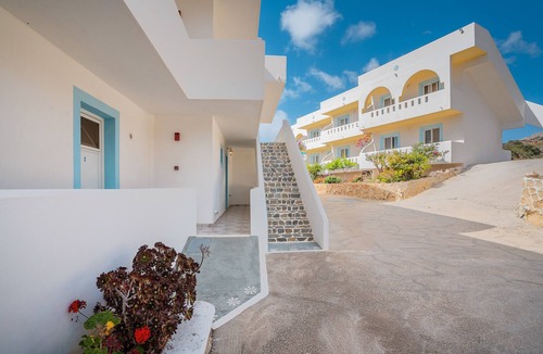 Amoopi Apartment | Studio Apartment 'Studios Fokia Beach 4' with Sea View, Wi-Fi and Air Conditioning