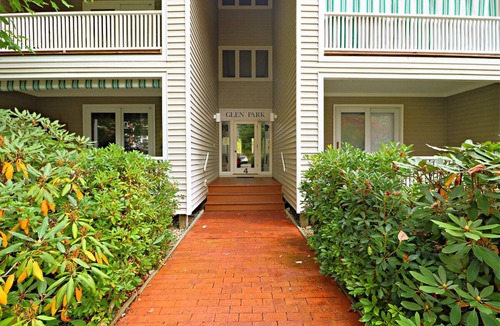 Chautauqua Condo | This centrally located Chautauqua Institution, 2nd floor condo is adjacent to Bestor Plaza