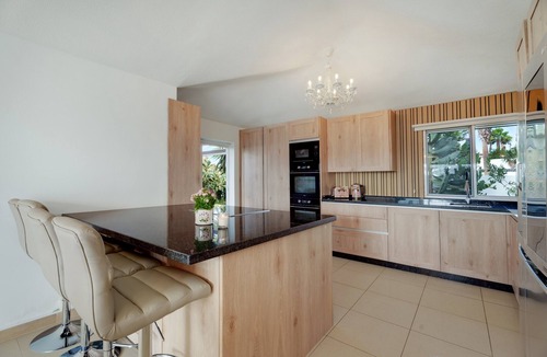 Complejo turistico Amarilla Golf Villa | Vacation Villa 'Casa Zara' with Sea View, Wi-Fi and Air Conditioning