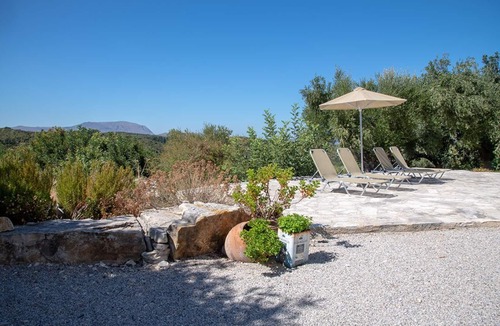 Douliana Villa | Villa in Almyrida with Private pool, Sea & Mountain Views - free wifi & air con