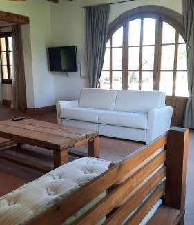 Donoratico House | Villa Lorenzo con wi-fi, aria condizionata, posto auto