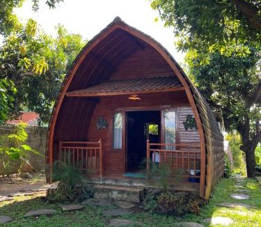 Kayu Putih Villa | Villa Rumah Kayu Lovina