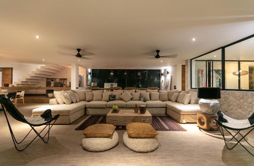 Tumbak Bayuh Villa | Villa Sapta Bayu - Luxurious Heaven in the Heart of Canggu