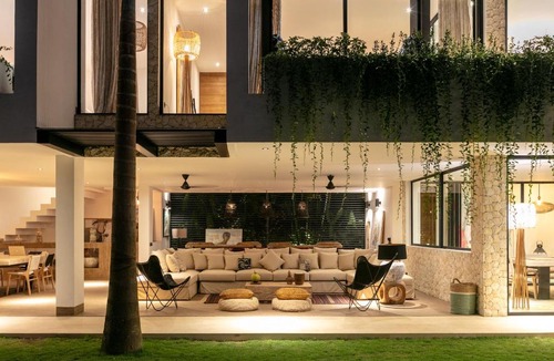 Tumbak Bayuh Villa | Villa Sapta Bayu - Luxurious Heaven in the Heart of Canggu