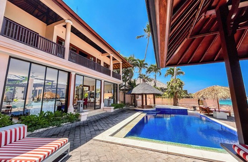 Candi Dasa Villa | Villa Talia Vashti - 3 Bedroom, Oceanfront villa with Jacuzzi