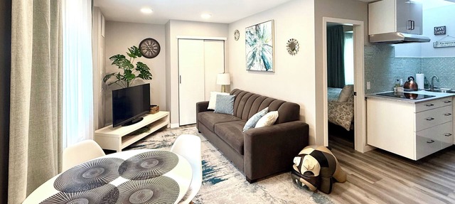 1-bedroom cozy private entry suite. Pet-friendly in Maple Ridge