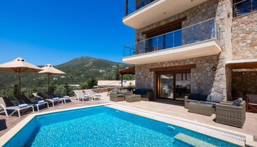 180 Mansion in Mikros Gialos